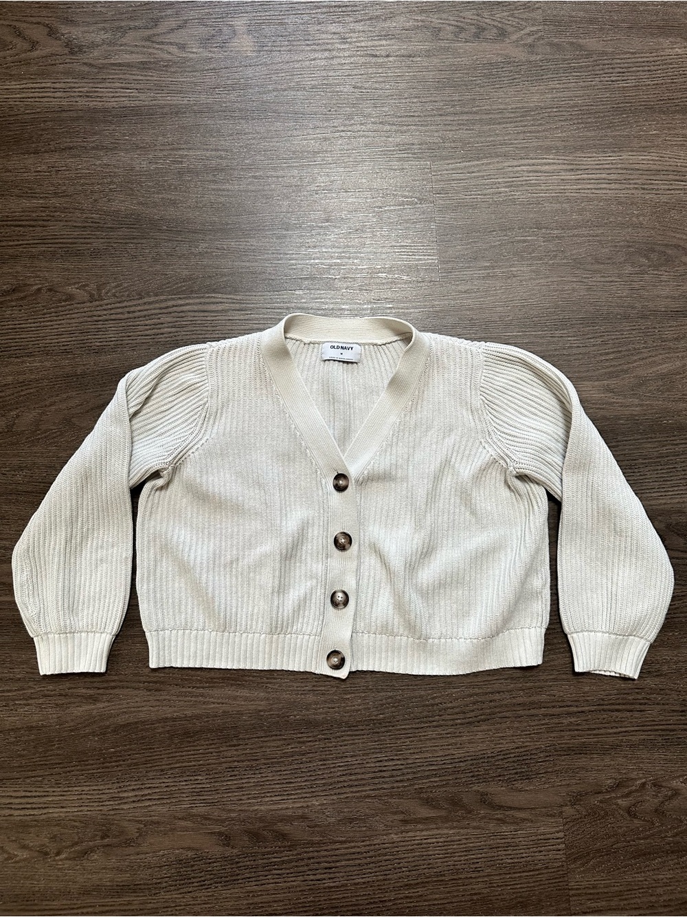 Old Navy Cream Ribbed Knit Cropped Cardigan Sweater Women’s Size M (small stain)